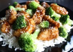 Chicken with Broccoli and White Rice